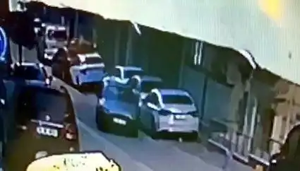 Esenyurt'ta Park Halindeki Araçlara Çarpan Sürücü Kaçtı, Olayın Ardındaki Bilgiler Neler?