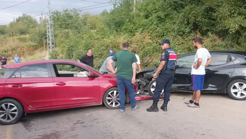 Karamürsel’de Otomobil Kazası! 4 Yaralının Durumu Ciddiyetini Koruyor