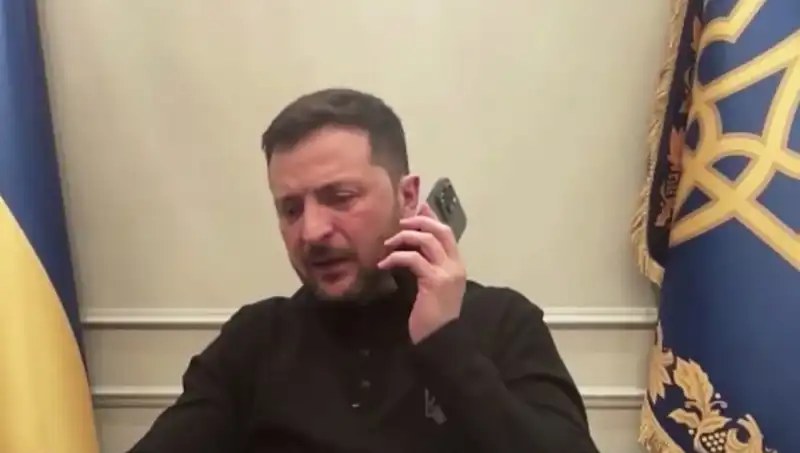 Zelenski'nin Basın Toplantısı Esnasında Macron Aradı: Ne Konuştular?