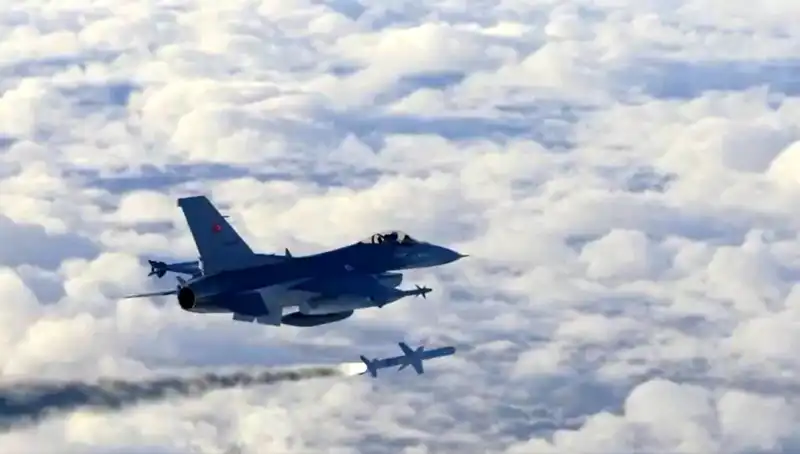 F-16 EDPOD’un Kritik Testleri Başarıyla Tamamlandı: Yeni Dönem Başlıyor!