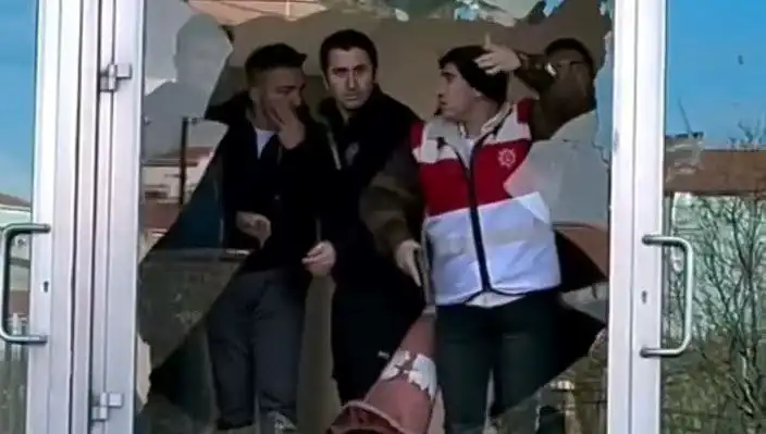 Maçta Gerilim Tavan Yaptı: Taraftar Kavgası Stadyumu Büyüledi