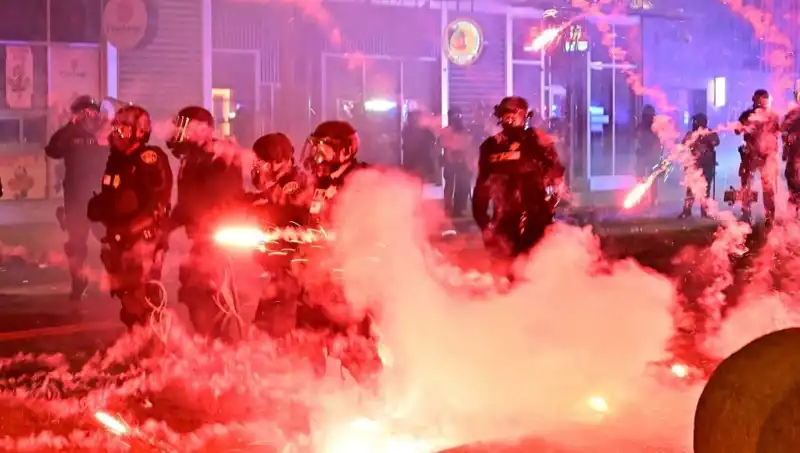 Los Angeles'taki Protestolar, ABD'yi Sarsan Bir Isyanın Başlangıcı mı?