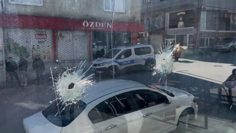 Bursa'da Kıraathaneye Yapılan Kurşunlama Olayı Korku Doldurdu