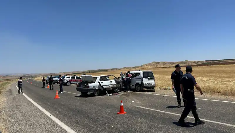 Adıyaman'da Feci Trafik Kazası: 4 Can Kaybı, Çok Sayıda Yaralı