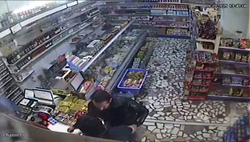 Cezaevi Firarisi Markette Dehşet Saçtı: Bıçak ve Mermerle Gözdağı