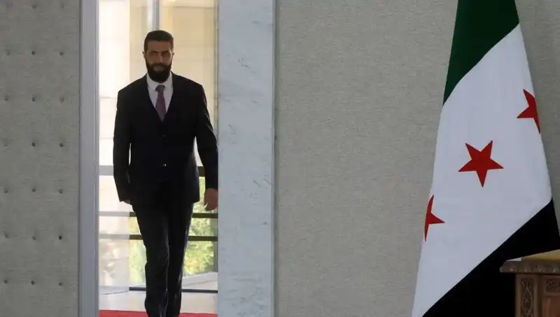 Fransa'nın Suriye'deki Yeni Döneme Desteği: Paris Zirvesi