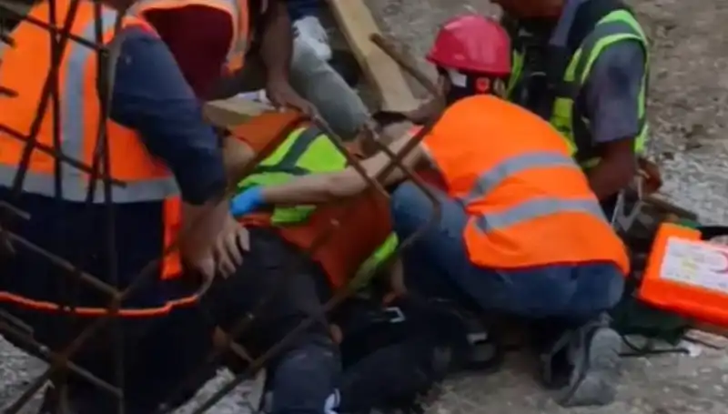 Adana'da İnşaat Kazasında İki İşçi Yaralandı: Olayın Detayları Ortaya Çıktı