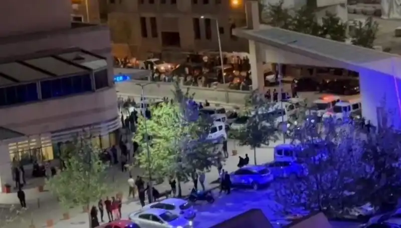 Halay Başında Patlak Veren Kavga: Bıçaklama ve Şiddet Olayı!