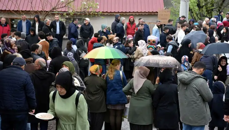 12 Bin Kişilik Dev Bayramlaşma Etkinliği: Bir Asırlık Gelenek Yaşatıldı!