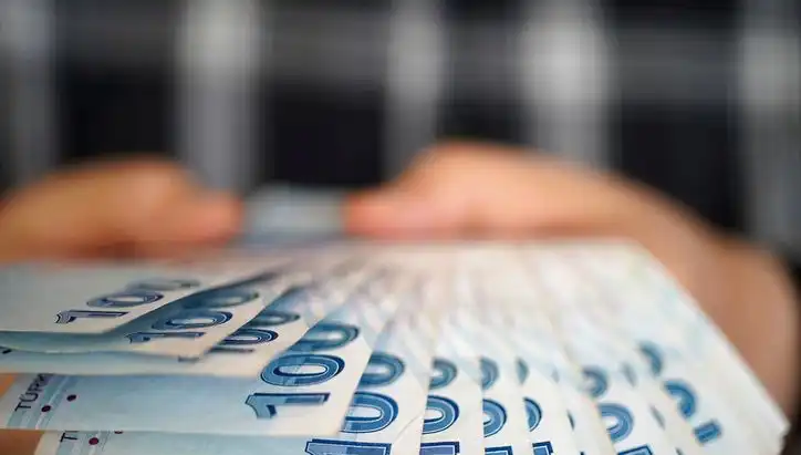 Emekli Promosyonları 2025: Kamu ve Özel Bankalar Ne Kadar Veriyor?