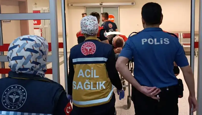 Polis Ekiplerinin Karıştığı Kaza: İki Yaralı, Olayın Ayrıntıları Şoke Etti