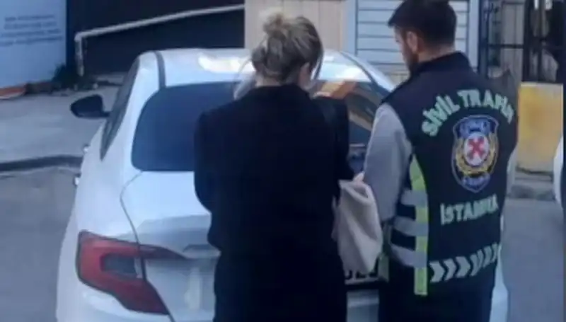 Kadıköy'de Drift Atan Kadın Sürücüye Uygulanan Rekor Ceza
