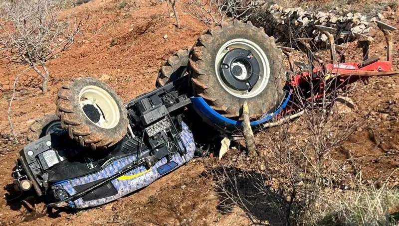 Siirt’te Devrilen Traktör Kazasında Bir Can Kayıbı: Sürücü Hayatını Kaybetti