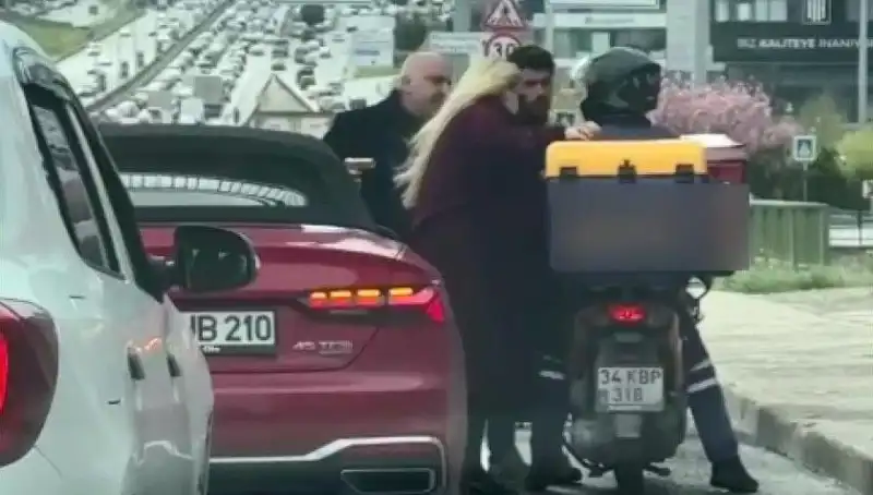D-100'de Korkutan Olay: Motokuryeye Silahlı Saldırı Gerçekleşti