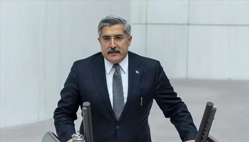 Hüseyin Yayman: Siyaset Arenasındaki Yıldızın Hikayesi ve Etkileri