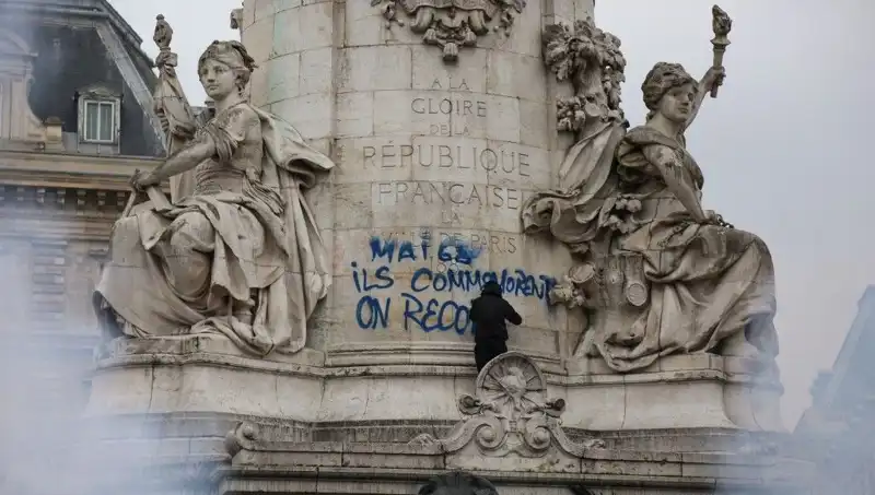 Paris Belediyesi'nden Grafiticilere Katı Önlemler ve Ceza Uygulamaları