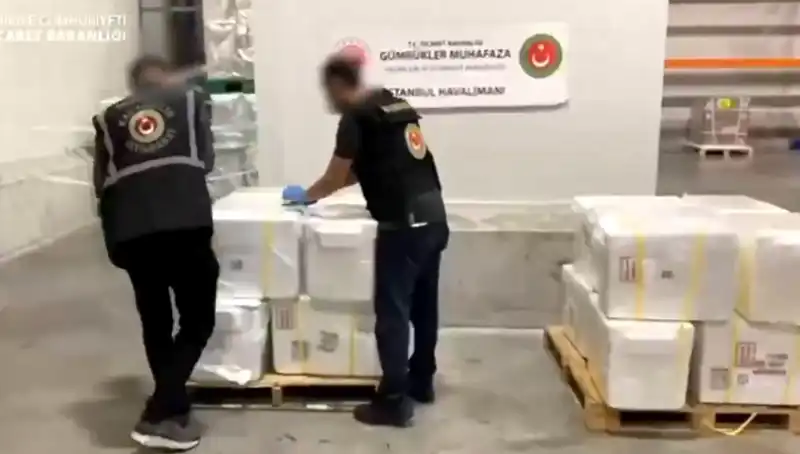 İstanbul Havalimanı'nda Yüzyılın Kokain Operasyonu: 455 Kilo Ele Geçirildi!