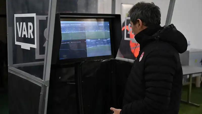 Beşiktaş-Gaziantep FK Maçında Alman VAR Hakemi Görev Alıyor!