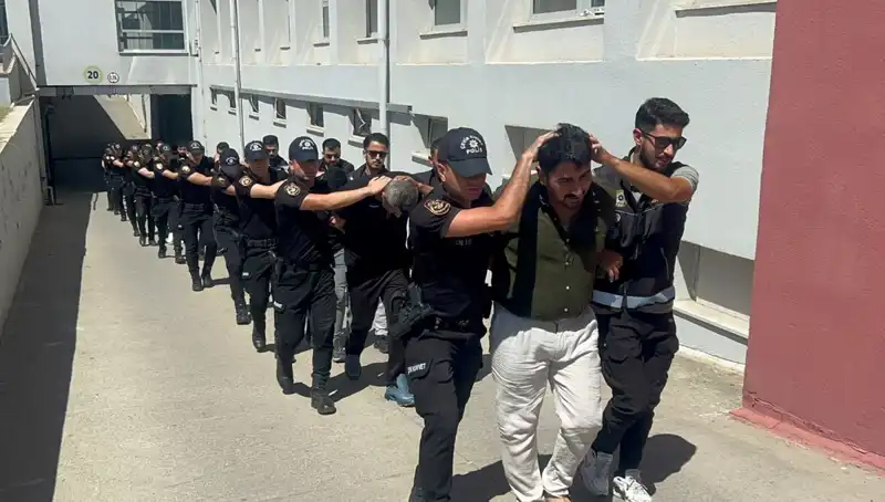 Adana’da 825 Kilo Eroin Yakalandı: Operasyonla 16 Şüpheli Tutuklandı