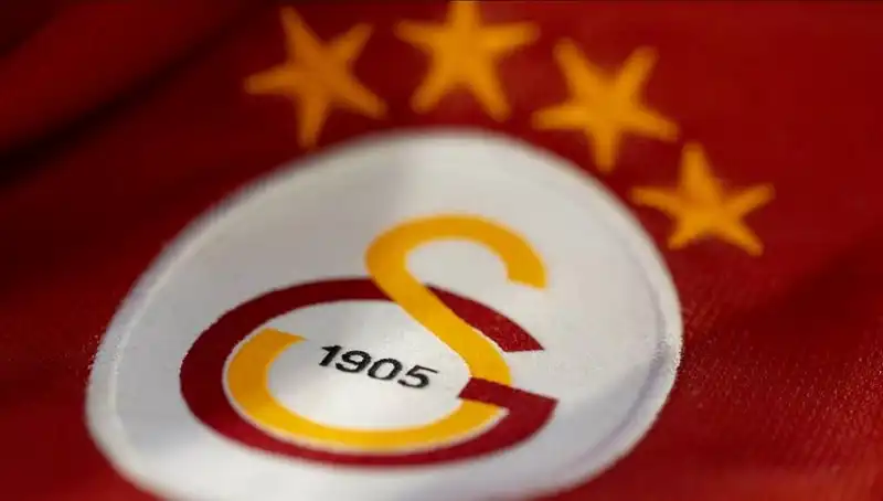 Galatasaray'da Kritik Divan Kurulu Toplantısı: Gelecek Planları ve Tartışmalar