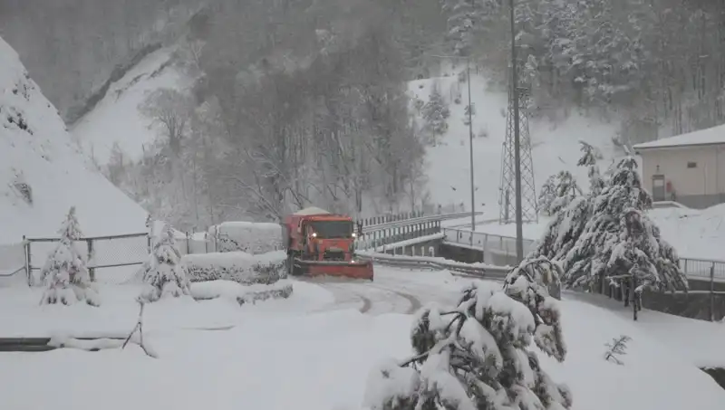 Bolu Dağı'nda Kar Yağışı: Kış Manzaraları ve Tatil Planları