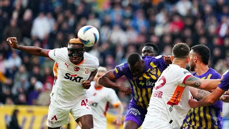 Adam Oynamıyor, Adeta Resital Yapıyor: Galatasaray'ın Yeni Yıldızı Kim?