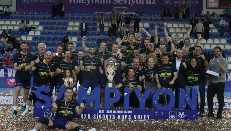 Fenerbahçe, Kupa Voley'de Tarih Yazdı: Şampiyonluk Sevinci!