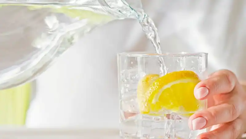 Limonlu Su Tüketmenin Vücuda Etkileri: Doktor 8 Bilinmeyeni Açıkladı