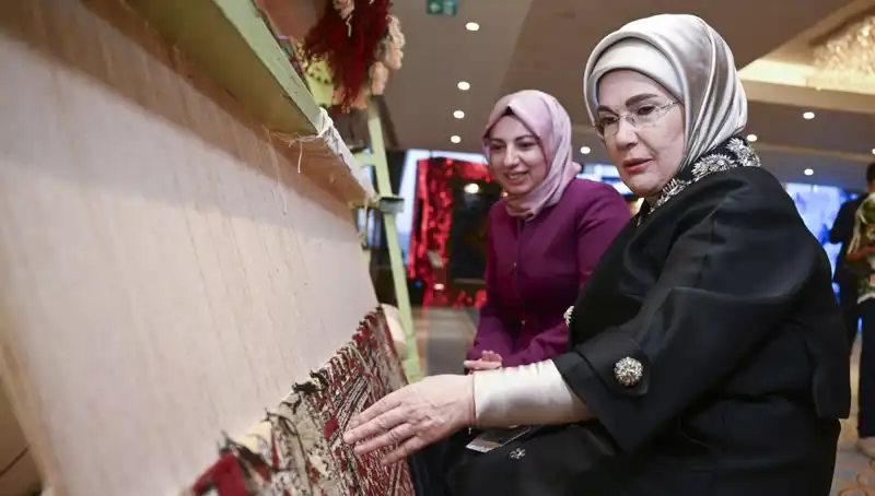 Emine Erdoğan'ın Özel Halısı, Depremzede Kadınlar İçin Açık Artırmada Satıldı!