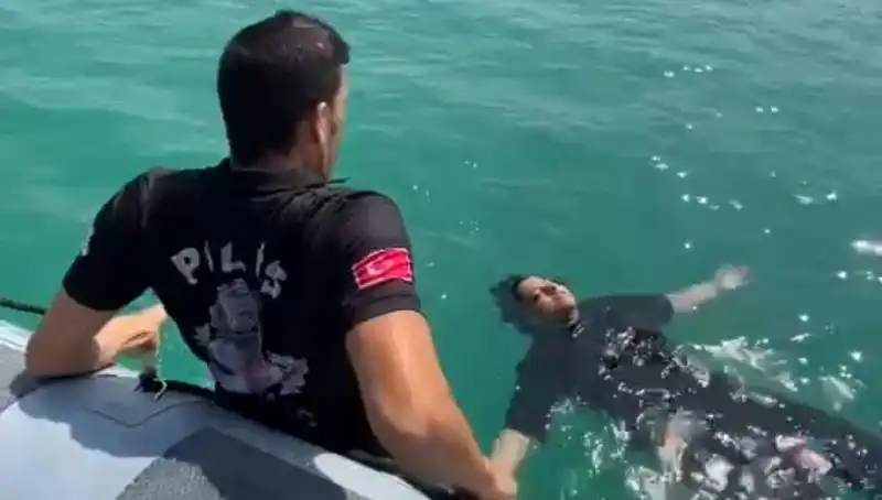 Baraj Gölünde İnanılmaz Kurtuluş: Kadın Gemi Adamlar Tarafından Kurtarıldı!