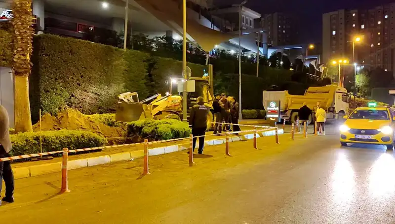 AVM Girişinde Doğalgaz Kaçağı Panik Yarattı: Olay Anı ve Sonrası