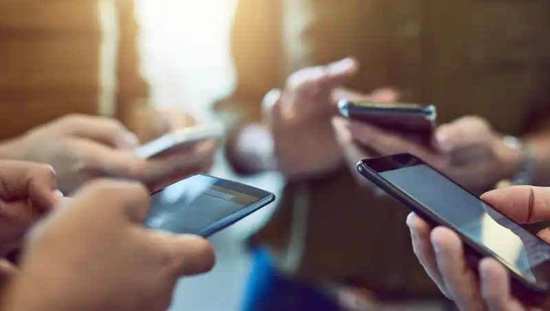 Uygun Fiyatlı Oppo A5 Pro 4G: Performans ve Dayanıklılığın Buluştuğu Telefon