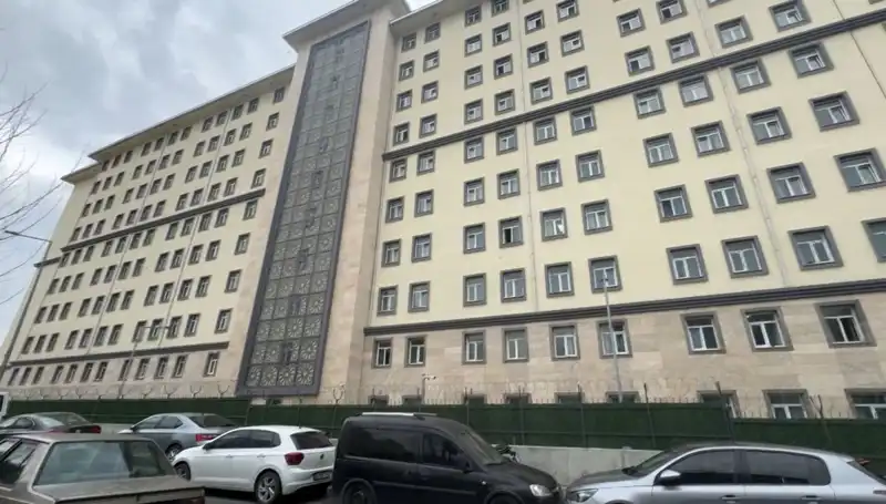 Kız Öğrenci Yurduna Akılalmaz Baskın: Takip Eden Şahıs Kapıları Tek Tek Aştı