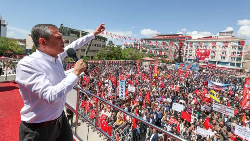 Özgür Özel'den Ümit Verici Açıklama: "Örgütün Silah Bırakmasını Destekliyoruz"