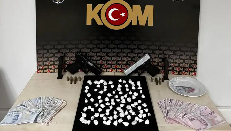 Çeşme'de Silahlı Saldırı Olayı: Üç Gözaltı ile Soruşturma Başlatıldı
