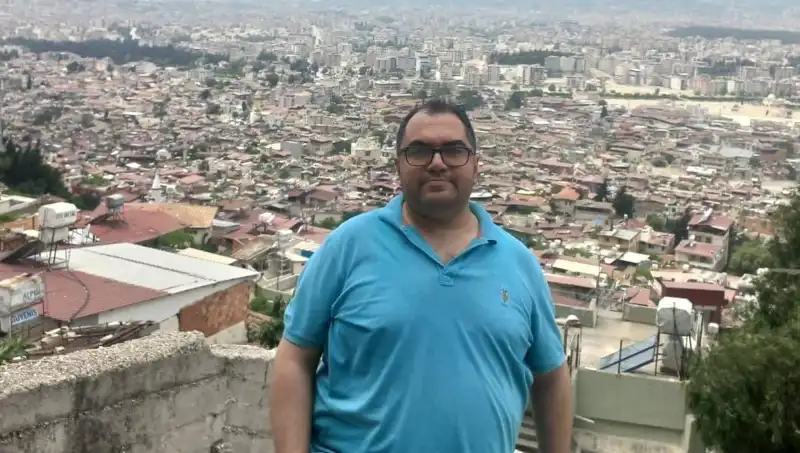 Fıtık Ağrılarından Kurtulmak İçin Diyet Uygulayan Genç Adam 45 Kilo Verdi!