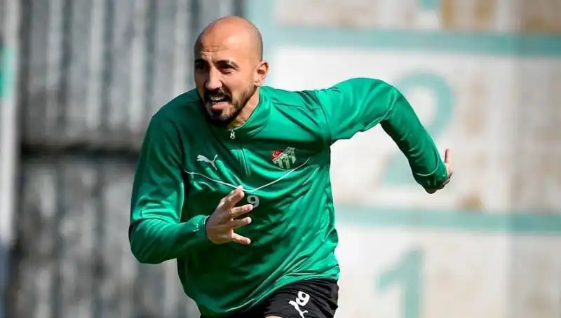 Milli Futbolcunun 2. Lig'de Yeni Bir Başlangıç Yapma İhtimali