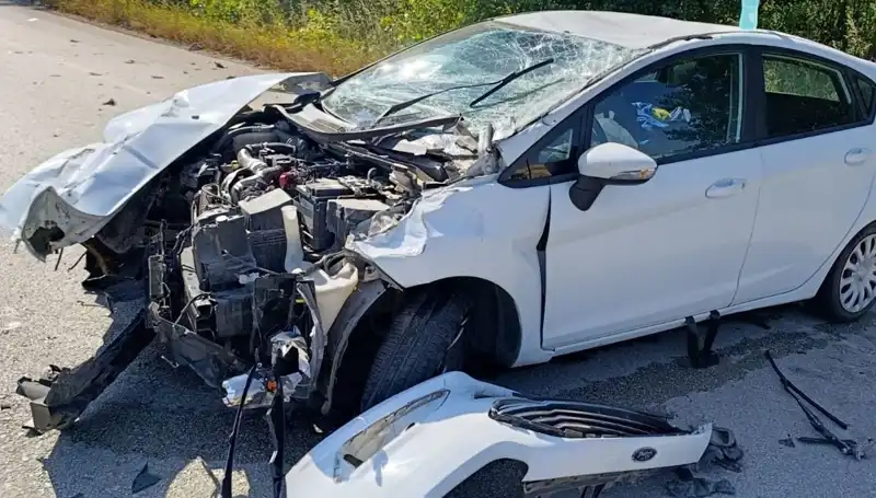 Çanakkale'de Trajedi: Feci Trafik Kazasında İki Kişi Yaralandı