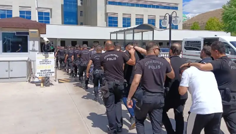 Ankara'da Tehdit ve Haraç Kesici Çeteye Kapsamlı Operasyon: Avukatlar Dahil!