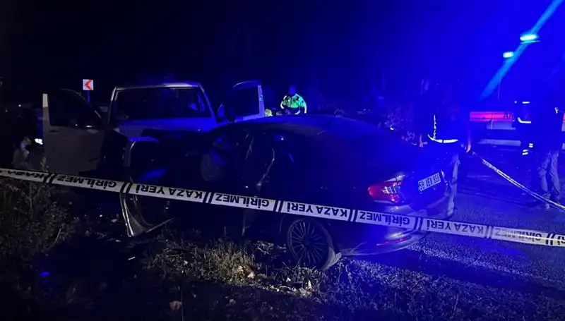 Minibüs Ters Şeritte Mide Bulandıran Kaza: 1 Ölü, 8 Yaralı