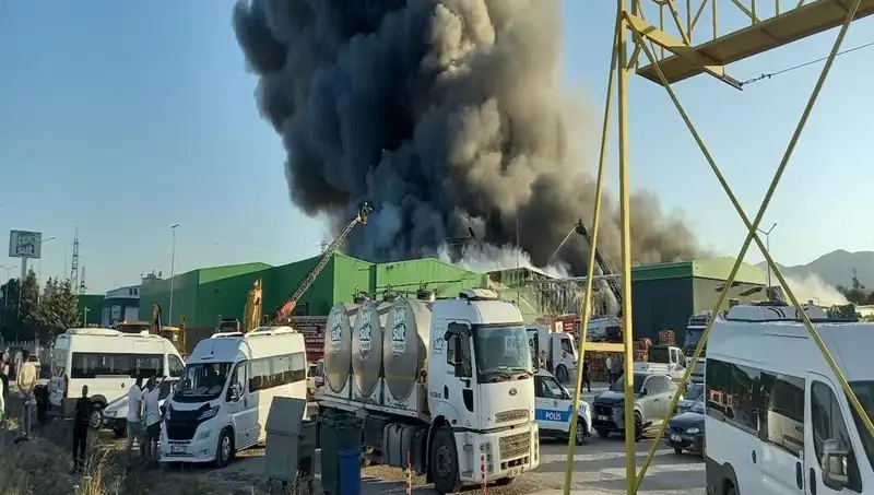 Gönen'de Fabrika Yangını: İşçilerin Kimlikleri ve Sebepler Araştırılıyor
