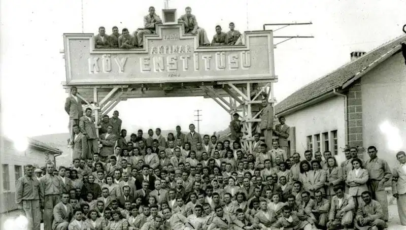 Türkiye’nin Eğitim Devrimi: Köy Enstitüleri'nin Kuruluş Yıldönümü Hakkında Bilmeniz Gerekenler